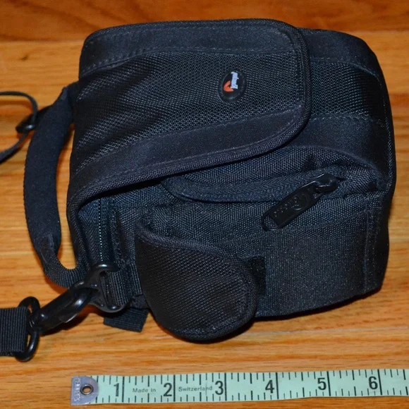 Lowepro camera case - Picture 15 of 15